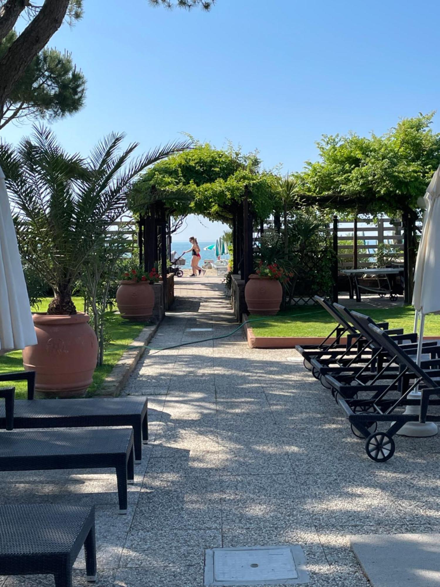 Hotel Vina Del Mar Pineta Lido di Jesolo Buitenkant foto