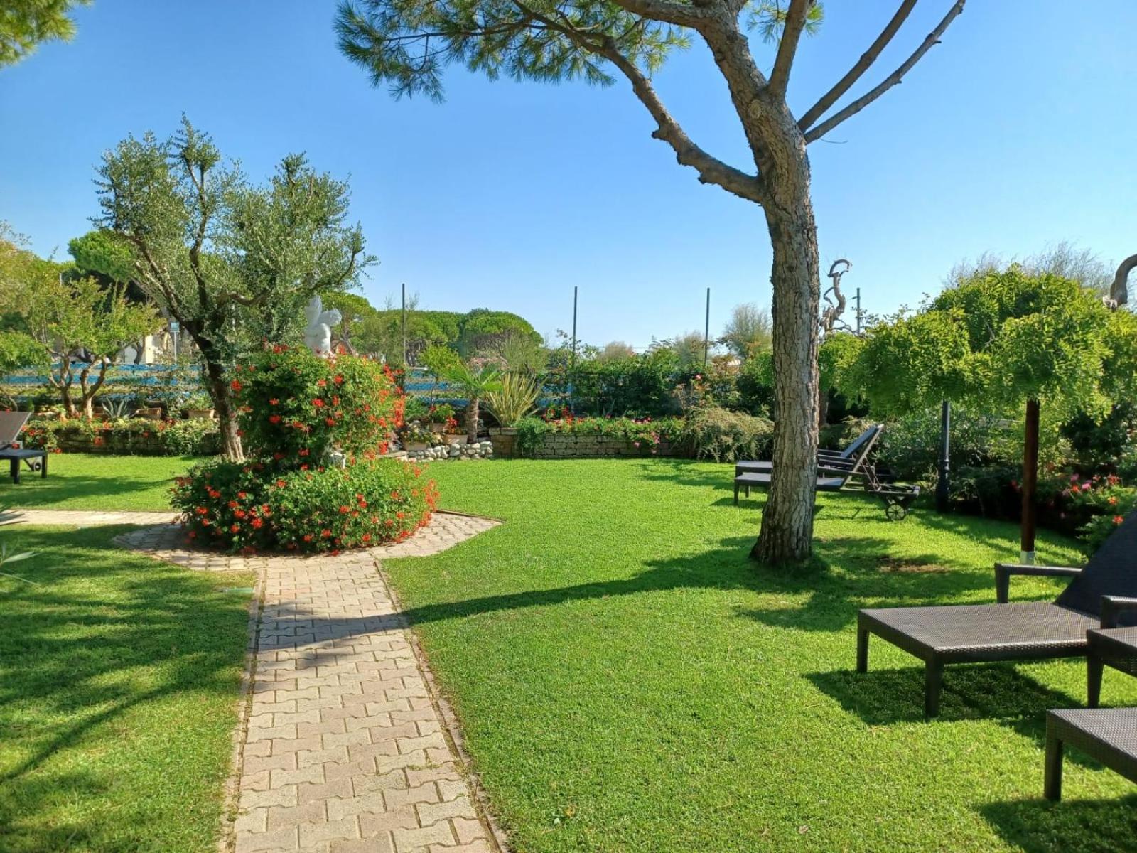 Hotel Vina Del Mar Pineta Lido di Jesolo Buitenkant foto